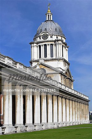 L'Old Royal Naval College, partie du Site du patrimoine mondial des Maritime Greenwich. Initialement un hôpital fondé par charte royale en 1694 pour les marins et leurs personnes à charge, il allait devenir un collège de formation des officiers de marine. Il est maintenant partie de l'Université de Greenwich.