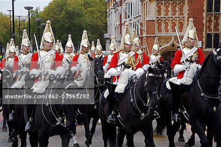 Household Cavalry Fahrt vorbei an, während der Lord Mayor's Show.