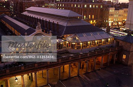 England, London. Covent Garden – dieser Name wurde gegeben, während der Herrschaft von König John (1199 – 1216), auf einem 40 Hektar großen (16 ha) Patch in der Grafschaft Middlesex.