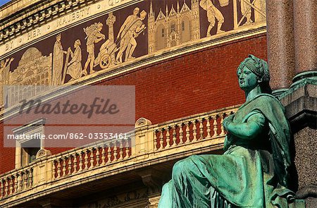 England, London. Der Royal Albert Hall of Arts and Sciences ist ein Kunst-Ort Königin Victorias Ehemann und Gemahl Prinz Albert gewidmet. Es befindet sich in Knightsbridge Bereich der City of Westminster.