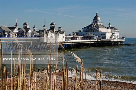 Eastbourne, East Sussex, l'Angleterre. Eastbourne Pier est une jetée de plaisir balnéaire dans sur la côte sud de l'Angleterre.