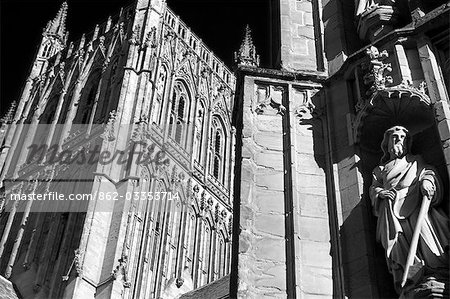 England,Worchestershire,Worchester. Worcester Cathedral - an Anglican cathedral situated on a bank overlooking the River Severn. Its official name is The Cathedral Church of Christ and the Blessed Virgin Mary - here viewed from the South side.