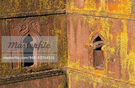 Détail de la façade du pari Giorgis, le plus célèbre des églises de Lalibela.