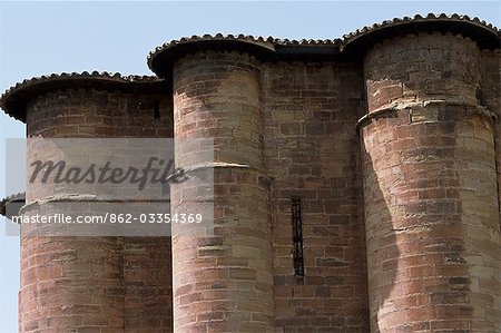 L'église du XVe siècle en Najera a brique rouge distinctif et contreforts arrondies. Najera beccame le siège des rois de Navarre après les Maures a Pamplona à 918AD. C'est une des villes pèlerins visitent le long du Camino de Santiago.