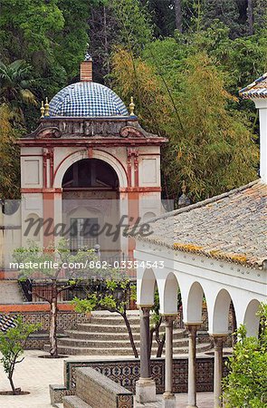 Espagne, Andalousie, Séville. Un pavillon mauresque dans les jardins du Palais de l'Alcazar.