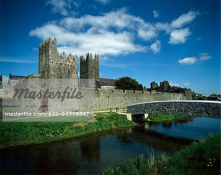 14ème siècle ville murs, rivière Clashawley, Fethard, Co Tipperary, Irlande