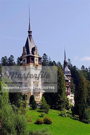 Roumanie, Transylvanie, Sinaia. La tour du château.