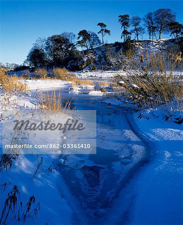 Schnee und Eis Teich auf der Fluss-Tweed.