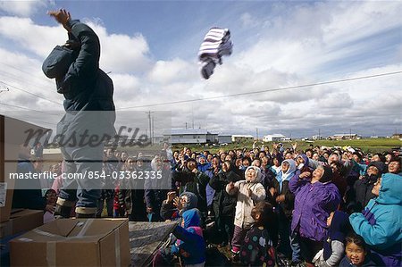 Yupik Seal Party fête dans la Village de Kipnuk, AK Ouest, l'été