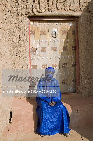 Une vieille porte d'entrée du XIVe siècle, la mosquée Djingareiber - la grande mosquée - à Tombouctou.