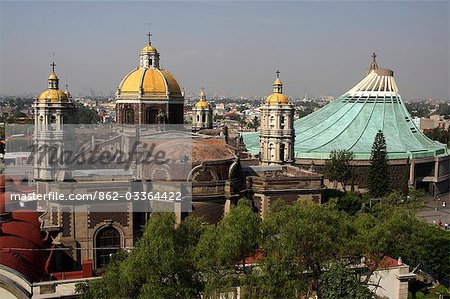 Mexiko, Mexiko-Stadt. Die Basilika von Guadalupe, als das zweitwichtigste Heiligtum des Katholizismus nach der Vatikanstadt.