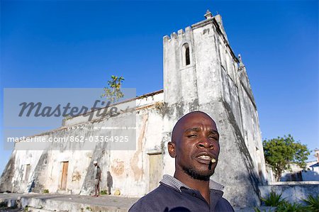 L'église catholique Igreja de Nossa Senhora Rosaria sur la place principale de l'île Ibo, dans l'archipel de Quirimbas, Mozambique