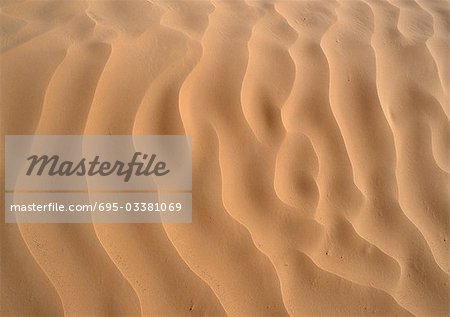Tunisie, désert du Sahara, ondulations dans le sable