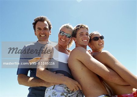 Portrait de famille, abattu par le bas.