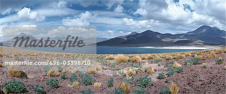 Chile, Landschaft mit See und Berge, Panoramablick