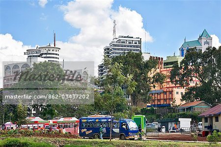 Kenya, Nairobi. Toits de la ville de Nairobi de la route de Murang'a