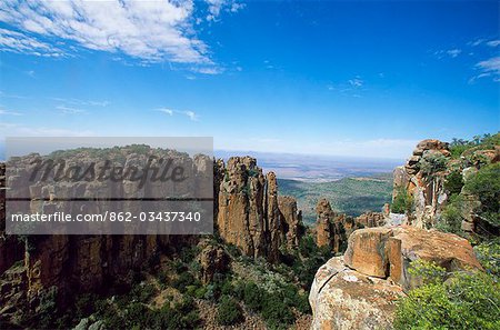 Valley of Desolation,a wind-eroded area of dolerite peaks,pillars and balancing rocks