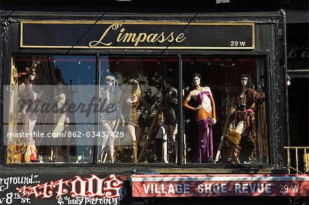 Mannequins dans la fenêtre d'une boutique de vêtements à Greenwich Village
