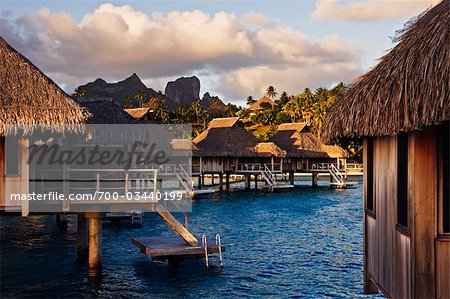Bora Bora Nui Resort mit Mt Otemanu in Distanz, Bora Bora, Tahiti, Französisch-Polynesien