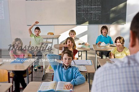 Lehrer und Schüler im Klassenzimmer