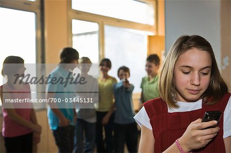 Student senden SMS-Nachricht