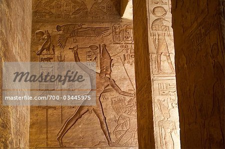 Hierglyphs dans le Grand Temple, Abou Simbel, Nubie, Égypte