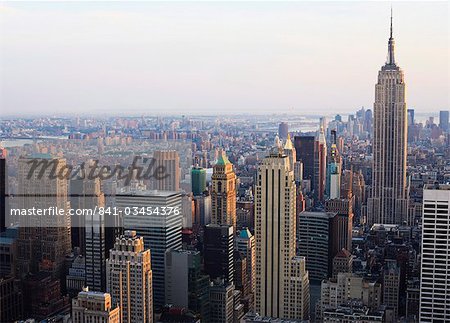 Cityscape Empire State Building et de Manhattan en fin après-midi light, New York City, New York, États-Unis d'Amérique, l'Amérique du Nord