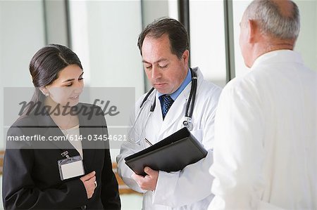Doctors having discussion