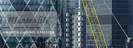 28 St Mary Axe und Lloyds von London, City of London. Architekt: Foster und Partner, Rogers Stirk Harbour und Partner