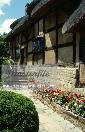 Anne Hathaways Cottage, Stratford on Avon, England, 16th century. Home of William Shakespeare's wife until 1582.