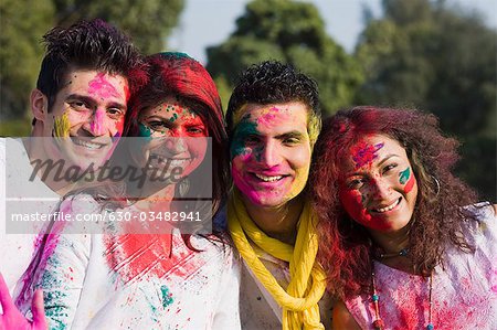 Amis de célébrer Holi