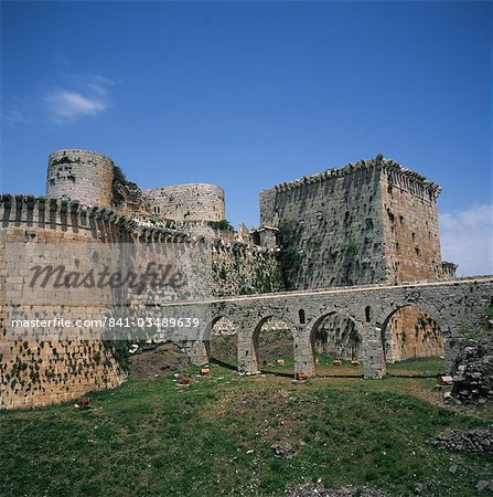 Pont sur le fossé du Krak des Chevaliers, un château des croisés construit entre 1150 et 1250 par l'ordre de Malte, près de Tartous, Syrie, Moyen Orient
