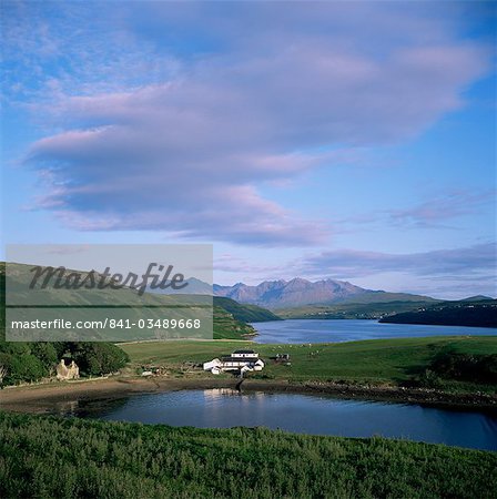 Loch Harport et les Cuillin Hills, Isle of Skye, région des Highlands, Ecosse, Royaume-Uni, Europe