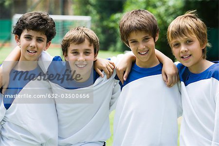 Junge Fußball-Teamkollegen, portrait