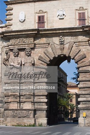Porta Nuova, la porte de la ville, Palerme, Sicile, Italie, Europe