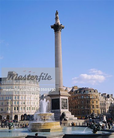 Colonne et fontaines, Trafalgar Square, London, England, UK de Nelson