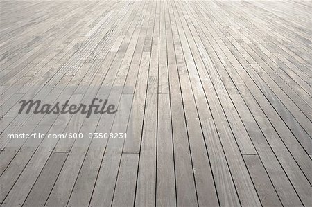 Terrasse en bois au Blue Lagoon géothermique Spa, Grindavik, presqu'île de Rekjanes, Islande Terrasse en bois au Blue Lagoon géothermique Spa, Grindavik, presqu'île de Rekjanes, Islande