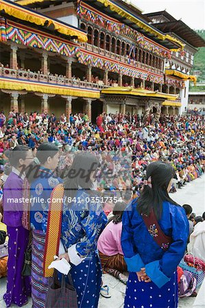 Spectateurs à automne Tsechu (festival) à Trashi Chhoe Dzong, Thimphu, Bhoutan, Asie