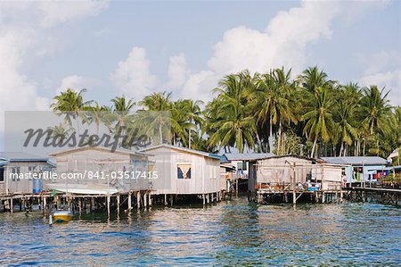 Maisons sur pilotis, Centre de plongée de l'île de Mabul, Sabah, Borneo, Malaisie, l'Asie du sud-est, Asie