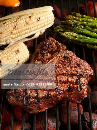 Porterhouse Steak on the Grill with Corn and Asparagus Porterhouse Steak on the Grill with Corn and Asparagus