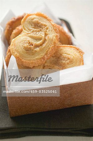Palmiers (biscuits de pâte feuilletée) en boîte