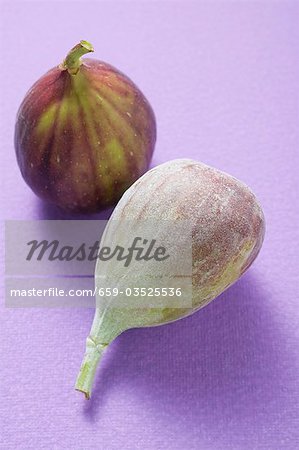 Two fresh figs