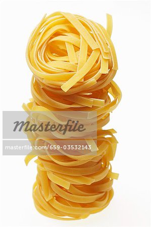 A tower of mie noodles