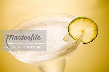 Margarita with slice of lime