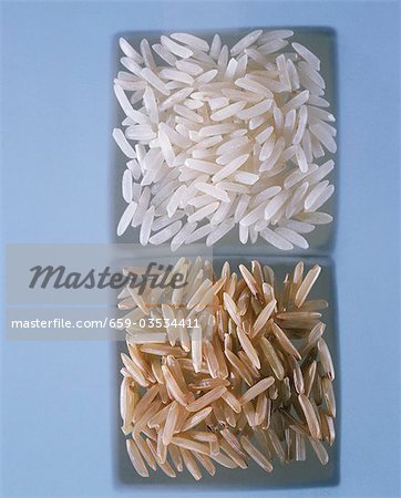 Weißer und brauner Basmati-Reis