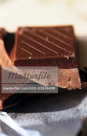 Stücke von Schokolade, gestapelt