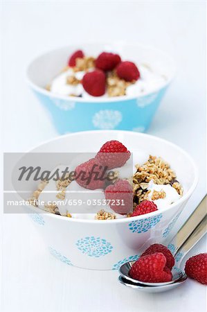 Muesli yaourt et framboises