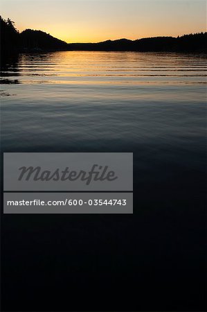 Coucher de soleil sur le Ganges Harbour, Long Harbour, île Salt Spring, Gulf Islands, Colombie-Britannique, Canada