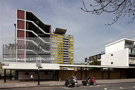 Golden Lane Estate, London.  Architects: Chamberlin, Powell and Bon