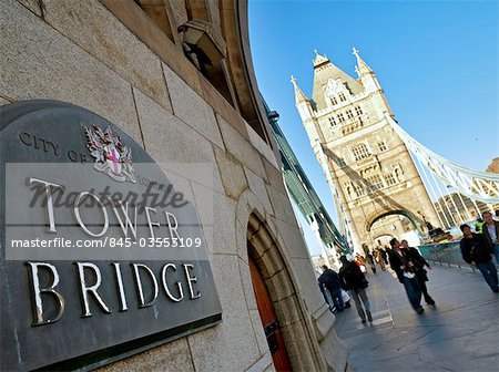 Tower Bridge, London.  Architects: Horace Jones